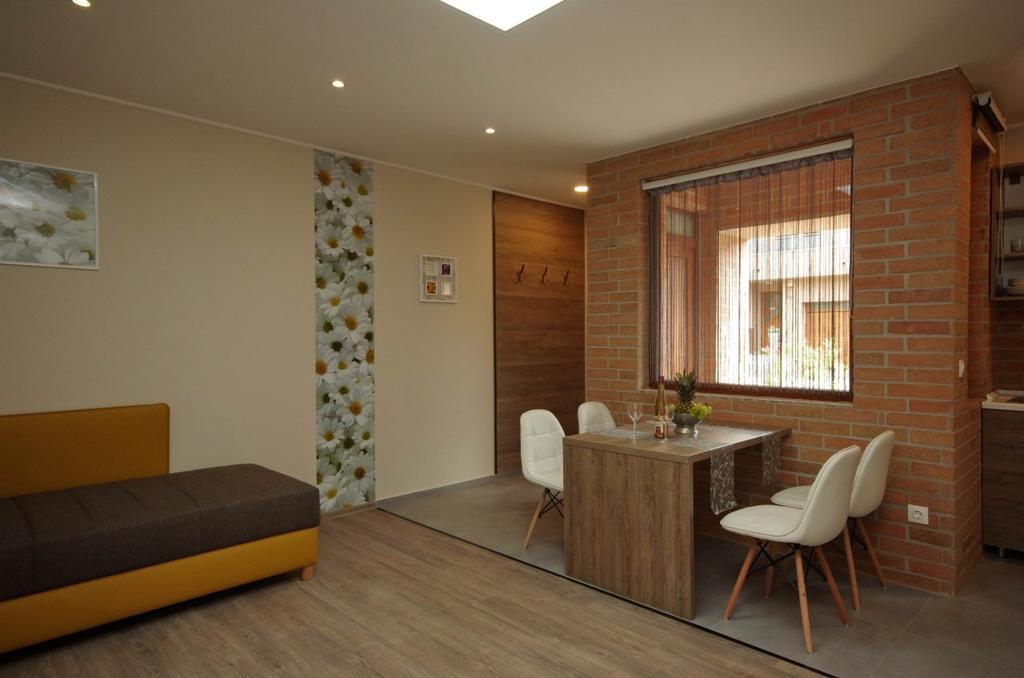 Mosoly Deluxe Apartman Gyula Exterior photo